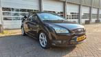 Ford Focus ST 2.5 20V Turbo 2006 Zwart, Auto's, Ford, 65 €/maand, Zwart, 4 stoelen, Handgeschakeld