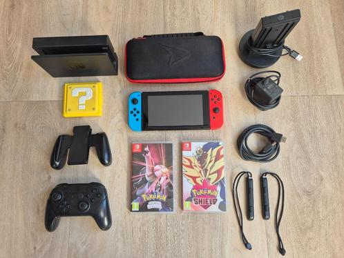Nintendo Switch met spellen en alle accessoires + extra!, Spelcomputers en Games, Spelcomputers | Nintendo Switch, Zo goed als nieuw