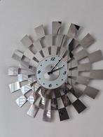 Grote zilverkleurige wandklok, Ophalen, Zo goed als nieuw, Analoog, Wandklok