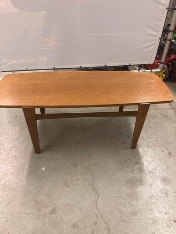 Vintage Jaren 60” salontafel beschikbaar voor biedingen