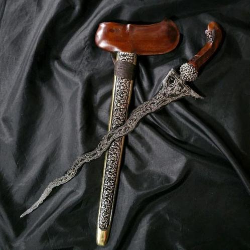 Keris Kidang Mas 9 Luk Pamor Uler Lulut Raja Gundala KNN15, Antiek en Kunst, Kunst | Niet-Westerse kunst, Verzenden