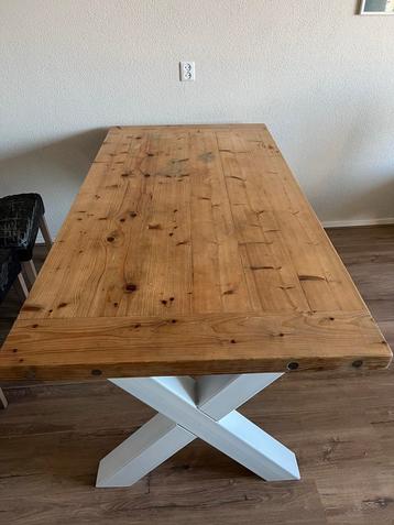 Mooie Eettafel voor 4 personen beschikbaar voor biedingen