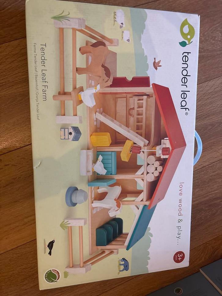 Tender Leaf Farm - Nieuw in Doos!, Kinderen en Baby's, Speelgoed | Houten speelgoed, Nieuw, Rij- of Hobbelspeelgoed, Ophalen of Verzenden