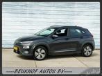 Hyundai Kona EV Comfort 64 kWh Carplay Navi Camera Soh 100%, Auto's, Hyundai, Stof, Gebruikt, Zwart, 174 min