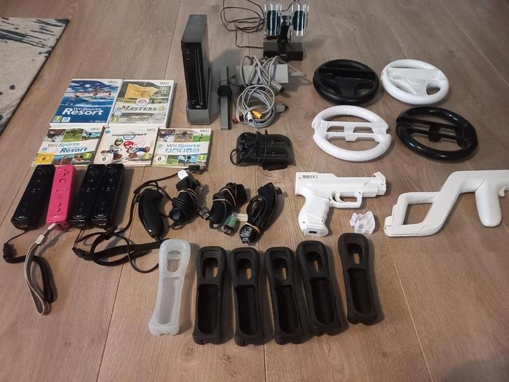 Wii set met 4 motion plus controllers, Spelcomputers en Games, Spelcomputers | Nintendo Wii, Gebruikt, Ophalen of Verzenden
