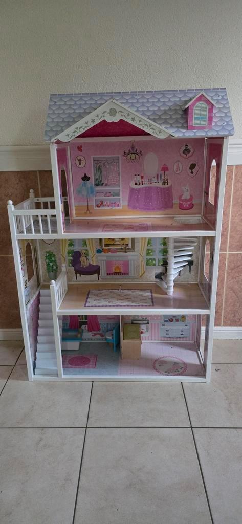 Barbie poppenhuis, Kinderen en Baby's, Speelgoed | Poppenhuizen, Zo goed als nieuw, Poppenhuis, Ophalen of Verzenden