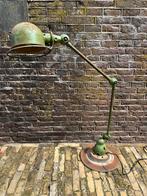 Jielde Industriële franse buro lamp Vespa groen mooie patina, Antiek en Kunst, Antiek | Lampen, Ophalen of Verzenden