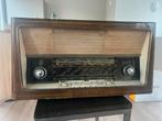 Antieke radio. Werkend. Merk Loewe Opta, Ophalen