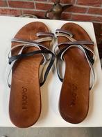 Mooie slippers van Inuovo maat 42, Slippers, Douwenmaat 8-3 Meppel, Info@again.nu, Bruin
