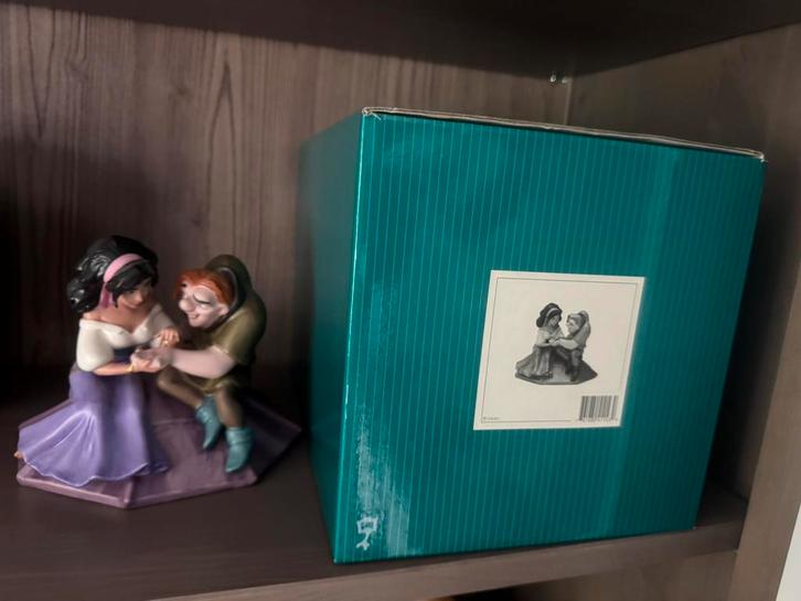 Wdcc esmarlda en clasie modo not a single monster line, Verzamelen, Disney, Zo goed als nieuw, Beeldje of Figuurtje, Overige figuren