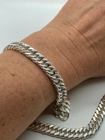 K800 Prachtige zilveren sieraden set (ketting en armband)