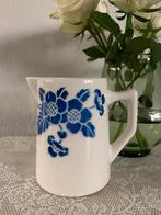 Frans vaasje in blauw-wit, puntgaaf, 13 cm hoog, Antiek en Kunst, Antiek | Keramiek en Aardewerk, Ophalen of Verzenden