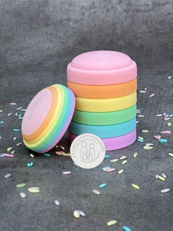 Sensorische stapel bakjes beschikbaar voor biedingen
