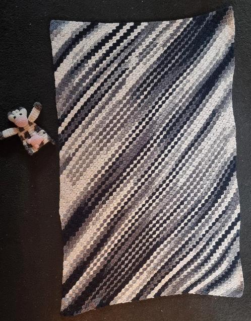 Gehaakt handgemaakt kleedje dekentje baby met knuffel koe, Kinderen en Baby's, Dekens, Slaapzakjes en Inbakerproducten, Zo goed als nieuw