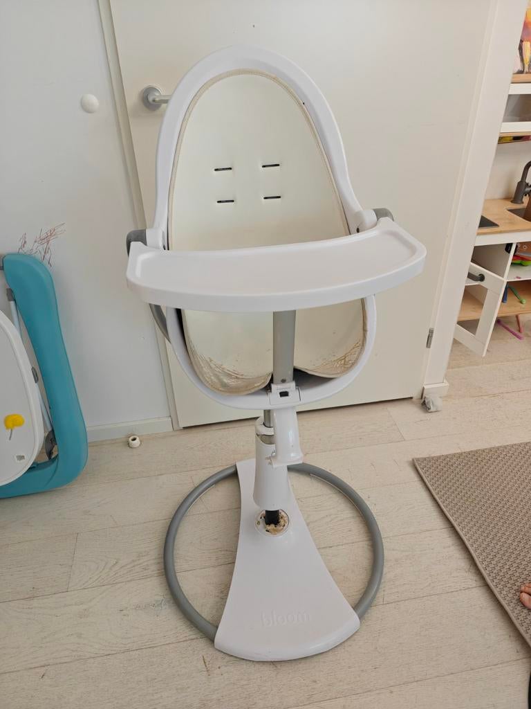 Bloom Fresco Meegroeistoel - Gebruikt, Kinderen en Baby's, Kinderstoelen, Gebruikt, Meegroeistoel, Afneembaar eetblad, Gordel(s)