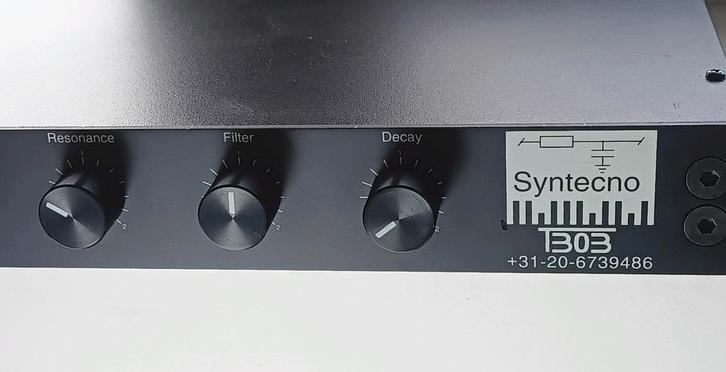 Syntecno TeeBee mk1 T303 - Bassline clone, Muziek en Instrumenten, Synthesizers, Zo goed als nieuw, Overige aantallen, Overige merken