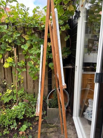 HOUTEN  SCHILDERSEZEL beschikbaar voor biedingen