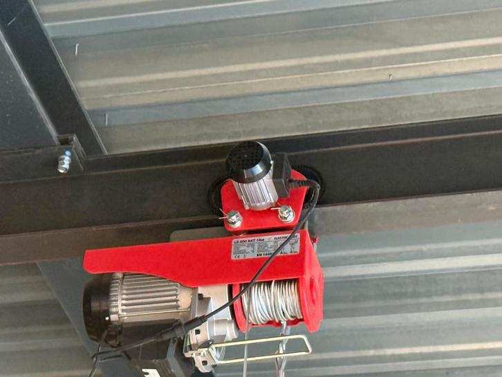 Lier met loopkat - Elektrische takel met afstandbediening, Doe-het-zelf en Verbouw, Lieren en Takels, Gebruikt, Elektrisch, Ophalen