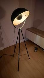 Stijlvolle stalamp met driepoot, Huis en Inrichting, Ophalen, Zo goed als nieuw, Metaal, 150 tot 200 cm