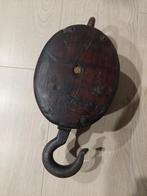 Zware houten katrol met gietijzeren haak en oog., Antiek en Kunst, Antiek | Gereedschap en Instrumenten, Ophalen of Verzenden
