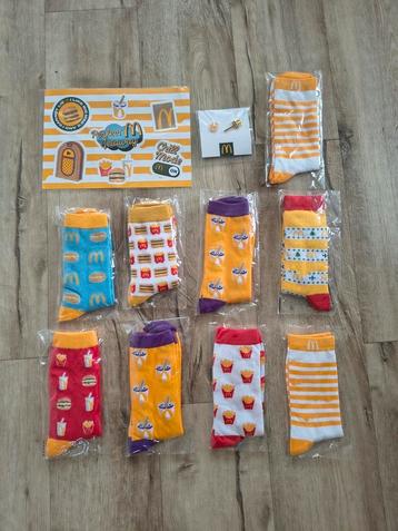 Grote set Mac Donalds merchandise, McDonalds sokken, pins. beschikbaar voor biedingen
