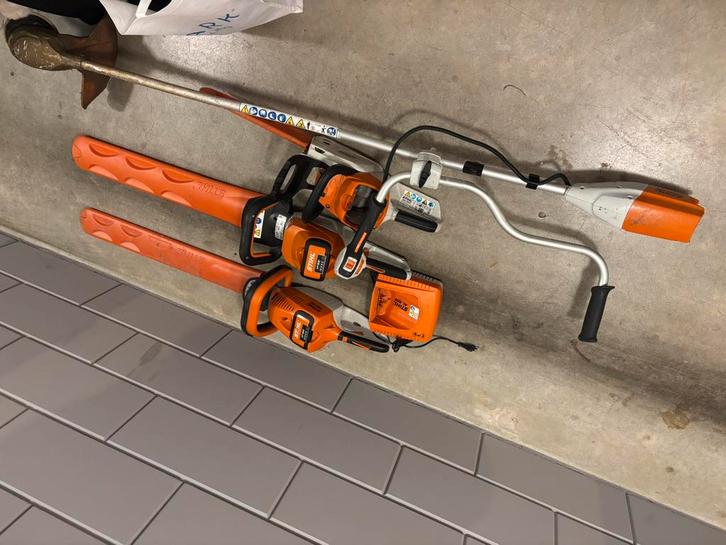 Stihl accu set 4x machine 2x accu en lader, Tuin en Terras, Heggenscharen, Zo goed als nieuw, Accu, Ophalen of Verzenden