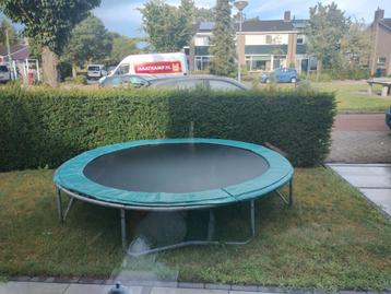 Trampoline  beschikbaar voor biedingen