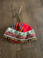 een Carapuça, handgemaakte muts van het  eiland Madeira., Kleding | Dames, Hoeden en Petten, Ophalen of Verzenden, Zo goed als nieuw