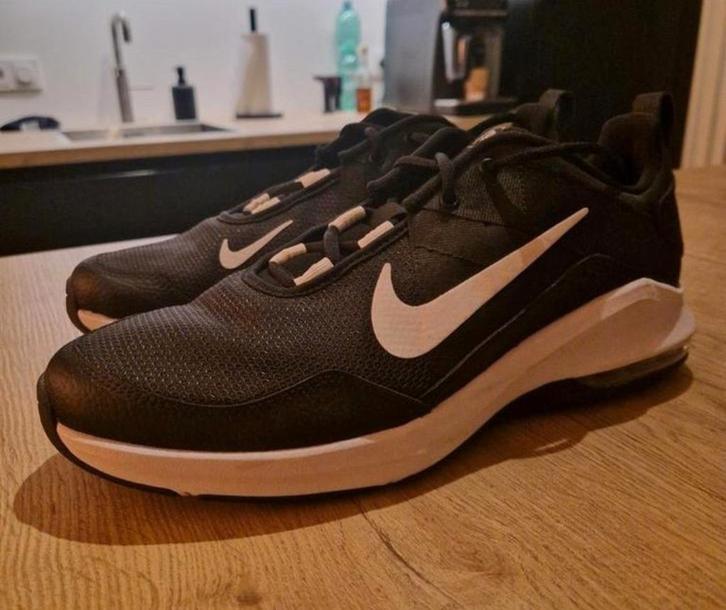 Nike air training schoenen (gloednieuw!), Kleding | Heren, Schoenen, Nieuw, Sportschoenen, Zwart, Ophalen of Verzenden
