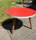 Retro tafeltje: rood en rond, voor binnen of buiten, Ophalen, Zo goed als nieuw