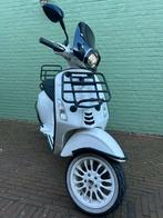 Full option BROM vespa sprint I-get E5 11-2022, Fietsen en Brommers, Scooters | Vespa, Ophalen, Maximaal 45 km/u, Vespa S, Zo goed als nieuw