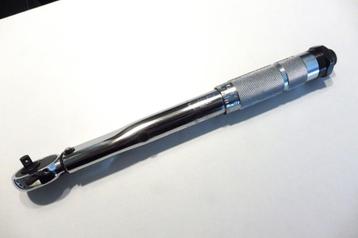 MOMENTSLEUTEL 1/4" met ratel in kunststof koffer  5 - 25 Nm beschikbaar voor biedingen