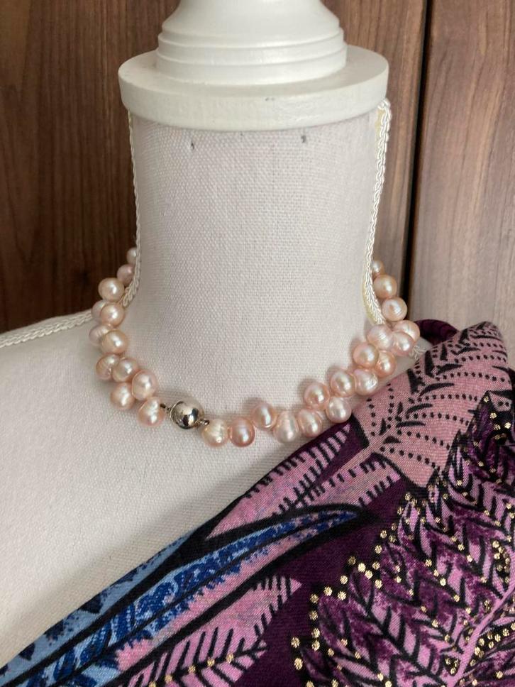 Parelketting met zilver slot - 39 cm, Sieraden, Tassen en Uiterlijk, Kettingen, Zo goed als nieuw, Zilver, Wit, Met edelsteen