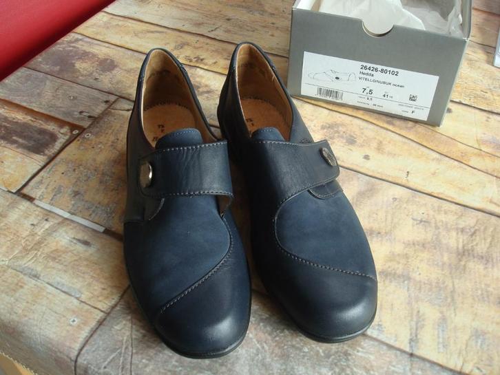 nieuwe schoenen maat 41 smal, Kleding | Dames, Schoenen, Nieuw, Sneakers of Gympen, Blauw, Ophalen of Verzenden