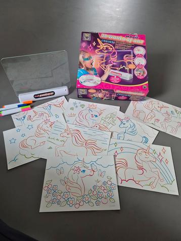 3D World of Art Unicorns Tekenset beschikbaar voor biedingen
