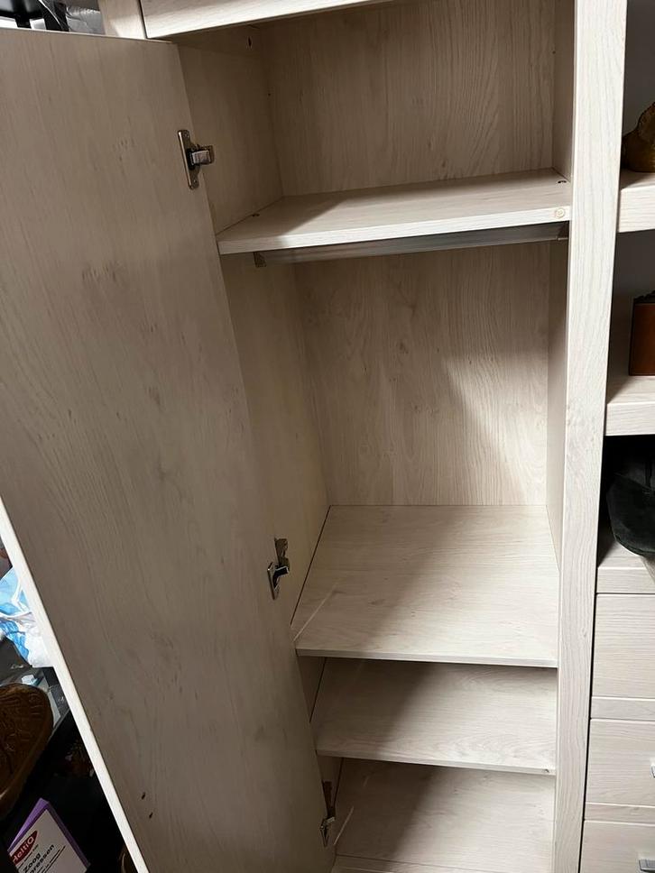 GRATIS Babykamer kledingkast met lades en hangruimte, Huis en Inrichting, Kasten | Kledingkasten, Gebruikt, 150 tot 200 cm, 50 tot 100 cm