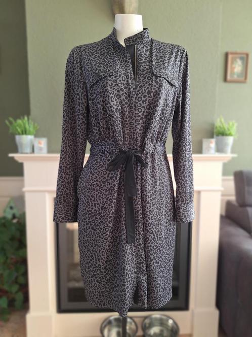 K-Design K Design grijs zwarte luipaard jurk L Gratis Verz., Kleding | Dames, Jurken, Zo goed als nieuw, Maat 42/44 (L), Grijs