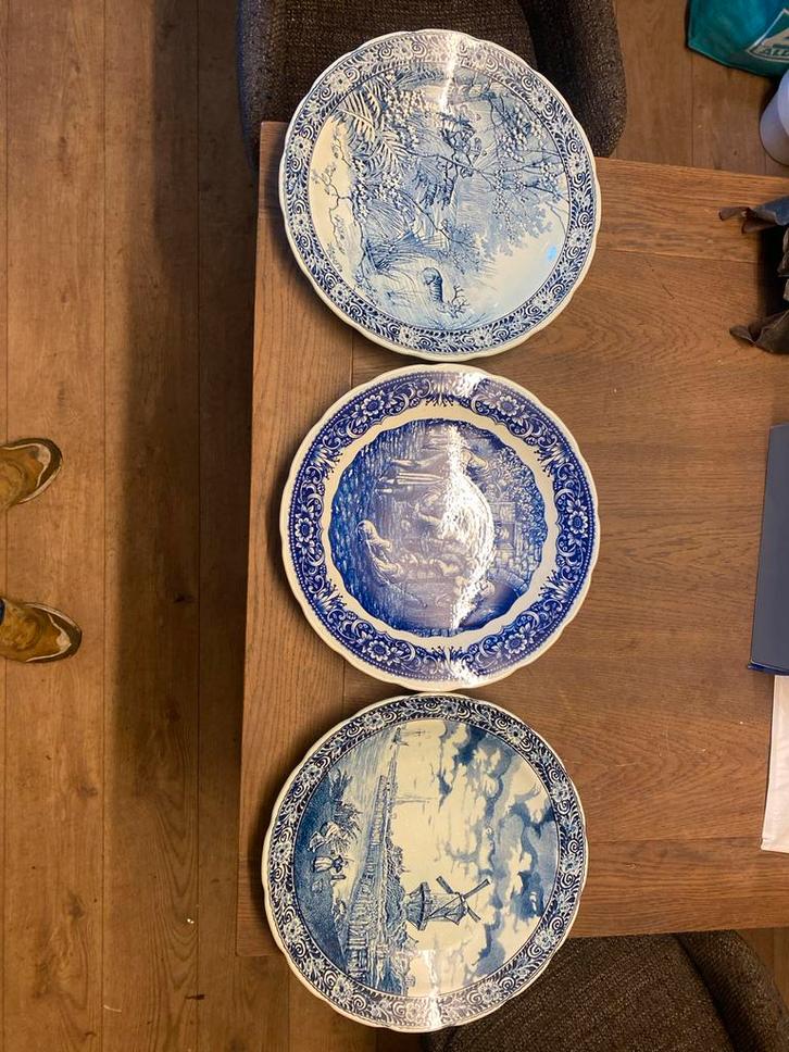 Drie Boch Frères Delft Borden, Antiek en Kunst, Antiek | Wandborden en Tegels, Ophalen of Verzenden