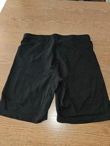 zwarte korte broek maat XL   (z11) beschikbaar voor biedingen