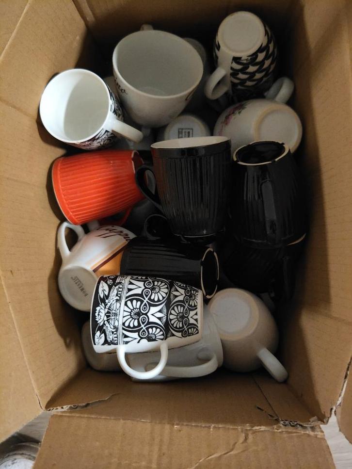 Doos vol kopjes van Blokker, Huis en Inrichting, Keuken | Servies, Ophalen of Verzenden
