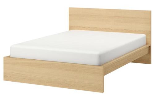 Ikea Malm queen size bed met lattenbodem in eikenfineer, Huis en Inrichting, Slaapkamer | Bedden, Gebruikt, Tweepersoons, Overige maten