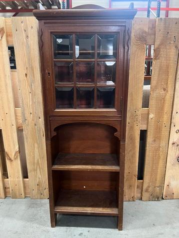 Antieke Smalle Vitrinekast / Wandkastje – Glas en Hout beschikbaar voor biedingen