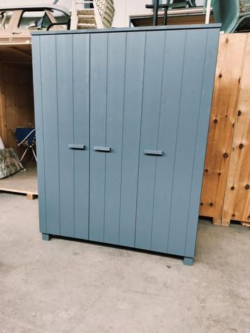 Woood Dennis steel grey kleding kast  beschikbaar voor biedingen