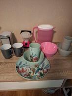 Servies en bakjes voor op de camping of rommelmarkt, Ophalen