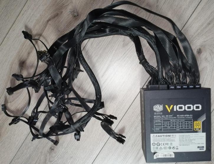 Cooler Master V1000 voeding, Computers en Software, Interne voedingen, Zo goed als nieuw, Ophalen of Verzenden