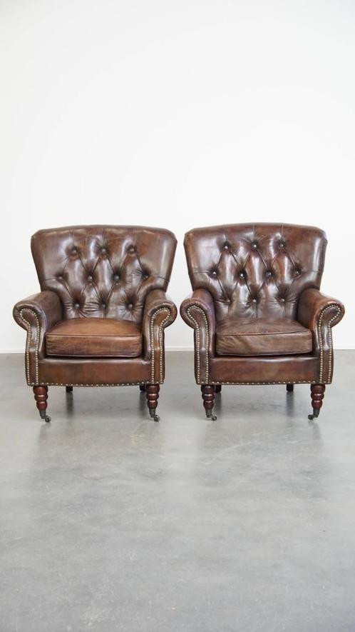 2 x Cognac bruin generfde rundleren chesterfield fauteuil, Huis en Inrichting, Fauteuils, Gebruikt, Leer, 75 tot 100 cm, 75 tot 100 cm