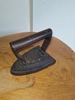 Antiek Strijkijzer - Decoratief en Historisch, Ophalen of Verzenden