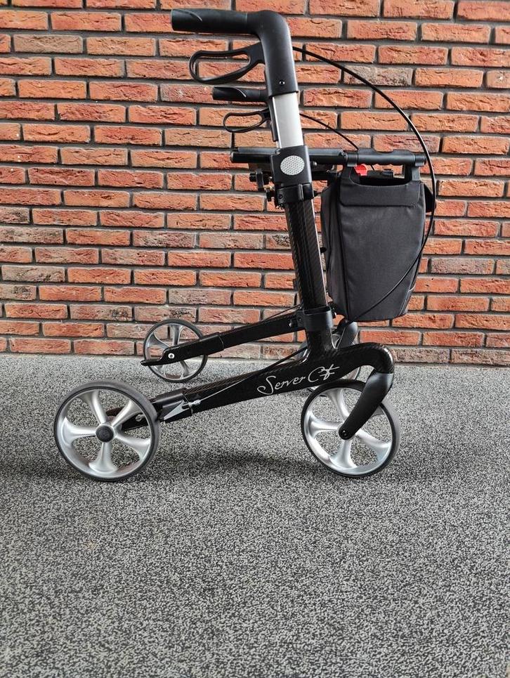 Server CF rollator  van carbon lichtgewicht, Diversen, Rollators, Zo goed als nieuw, Lichtgewicht, Ophalen of Verzenden