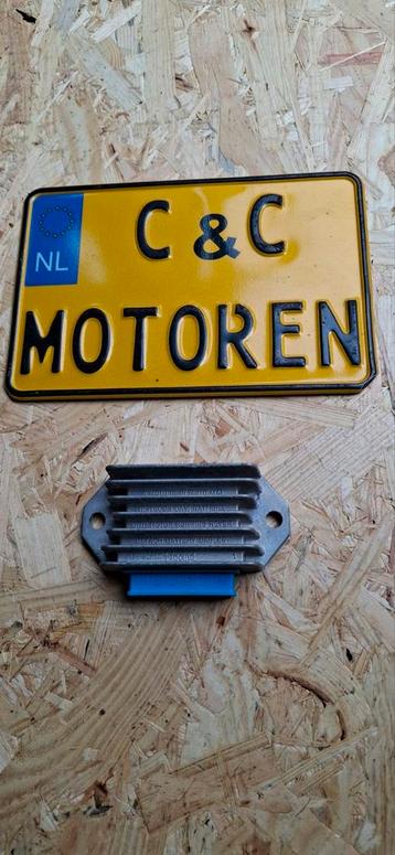 Spanningsregelaar piaggio 2t NOS beschikbaar voor biedingen