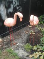 2 oude KUNSTSTOF FLAMINGO'S, IJZEREN POTEN / flamingo tuin, Ophalen of Verzenden